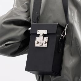 Camera messenger bag with niche design